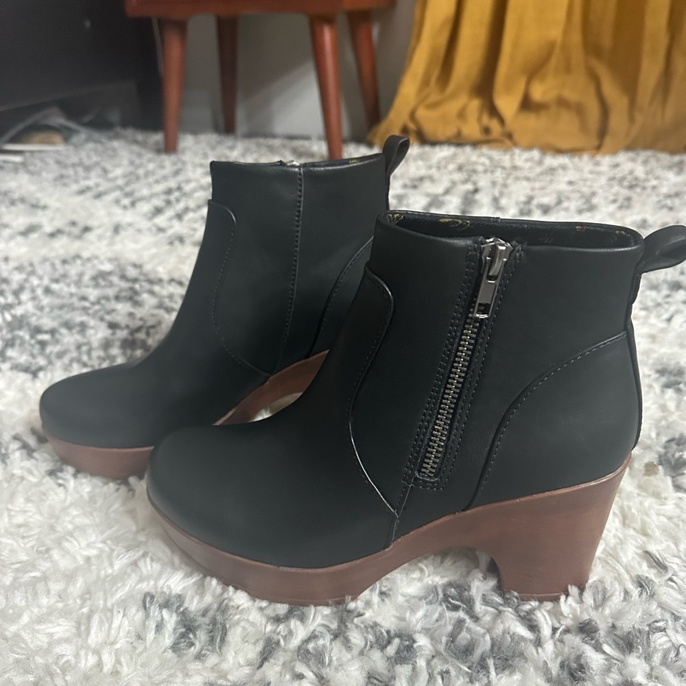 Black Boots